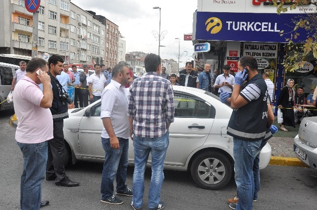 Yemek Yerken 4 Kilo Altını Çaldırdılar