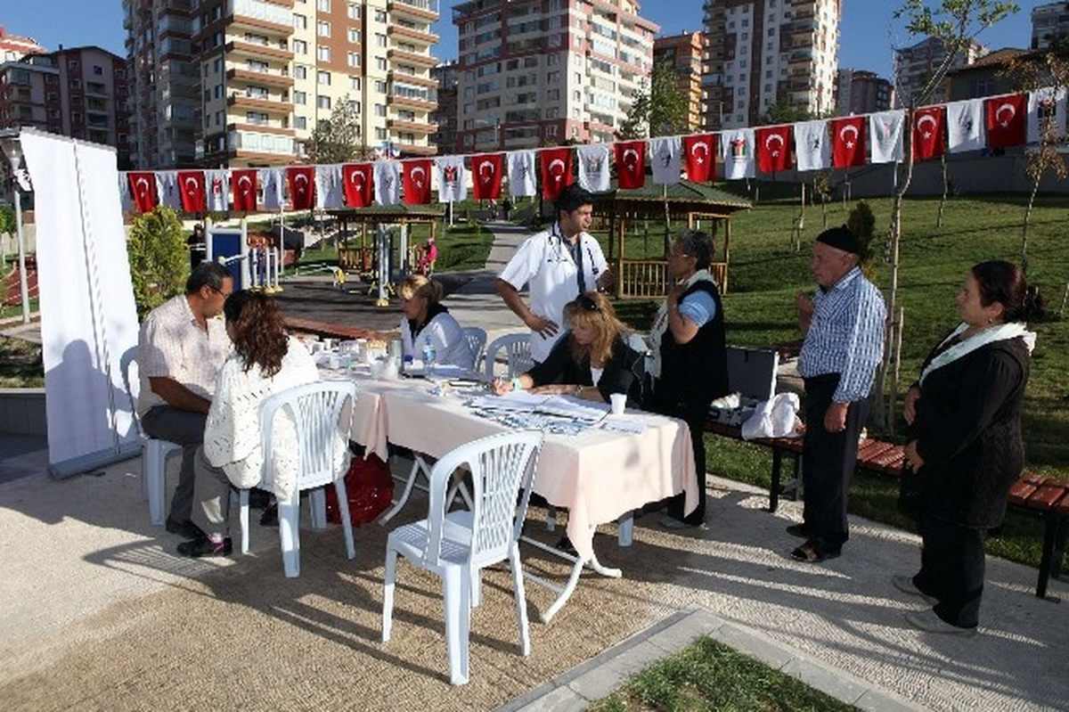 Yenimahalle\'de Sağlık Taramaları Devam Ediyor