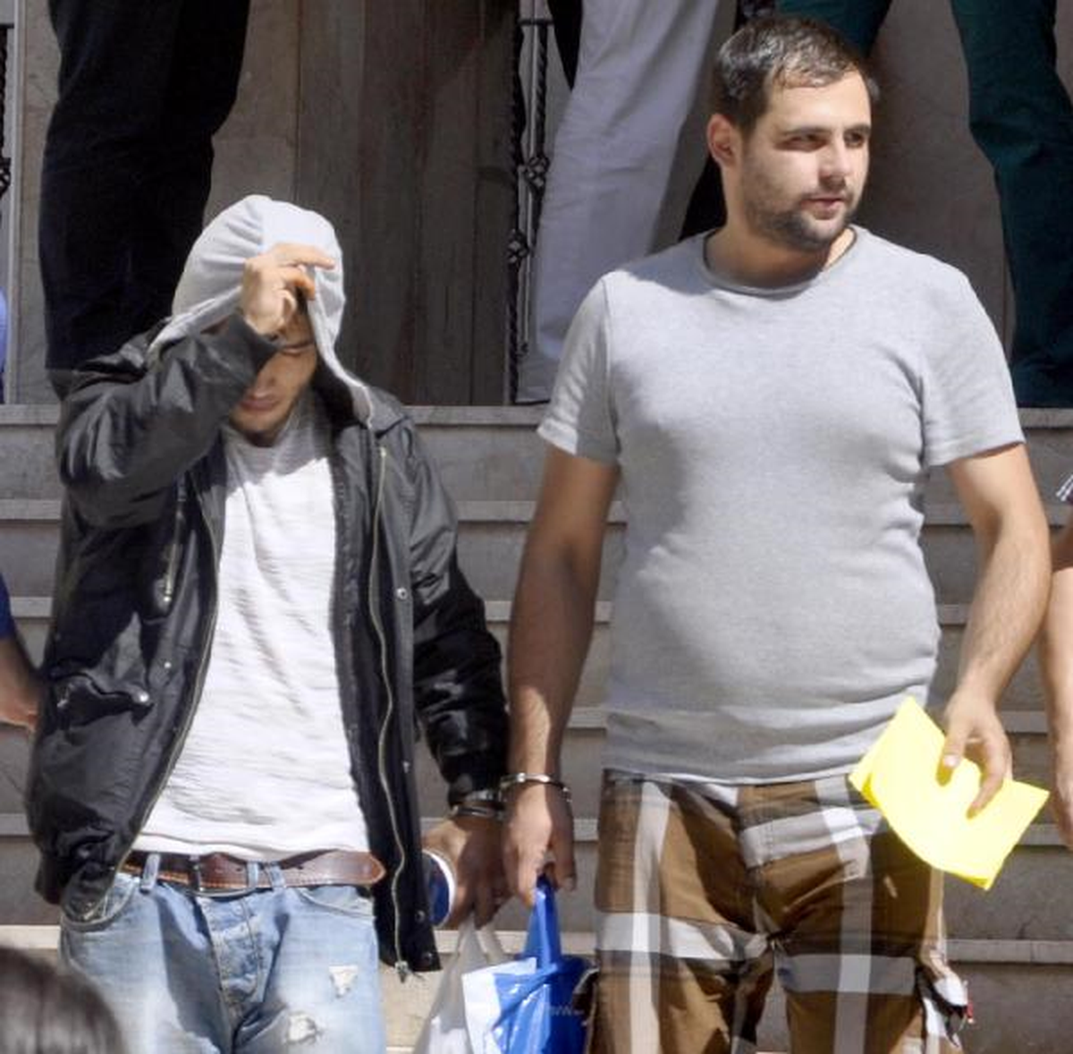 14 Kasa Sebze ve Meyve Çalan 2 Arkadaş Tutuklandı