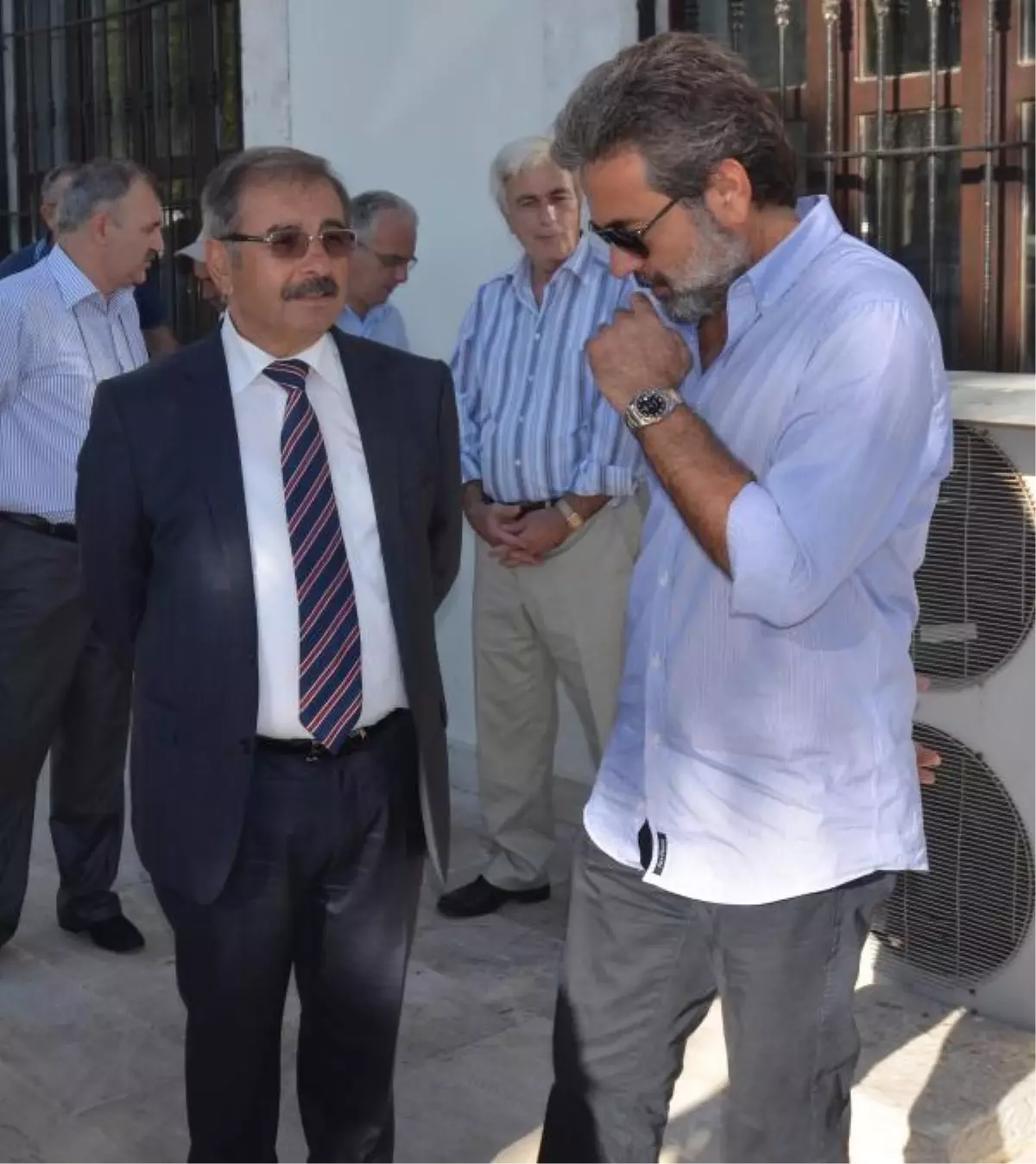 Aykut Kocaman\'ın, Eşinin Anneannesi Toprağa Verildi