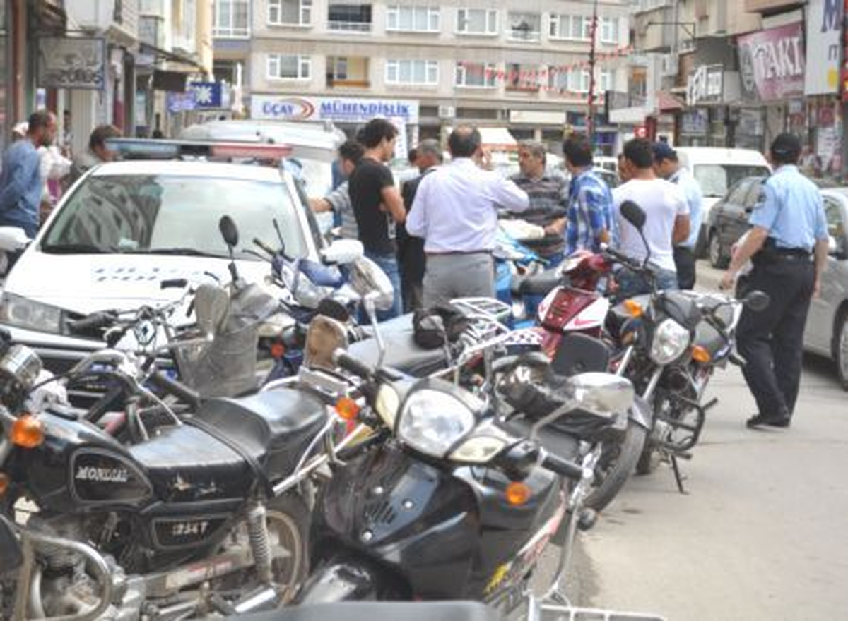 Bafra\'da Motosiklet Sürücülerine Denetim