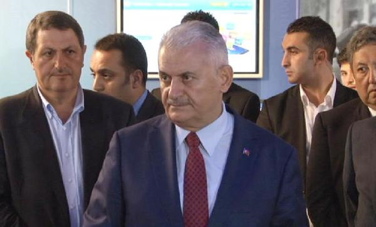 Bakan Yıldırım: (Trabzonspor\'un Kıbrıs Rum Kesimi\'ne Uçması) Bizim Açımızdan Bir Sıkıntı Yok