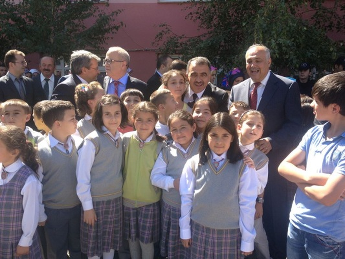 Başkan Canlı Okulları Ziyaret Ediyor