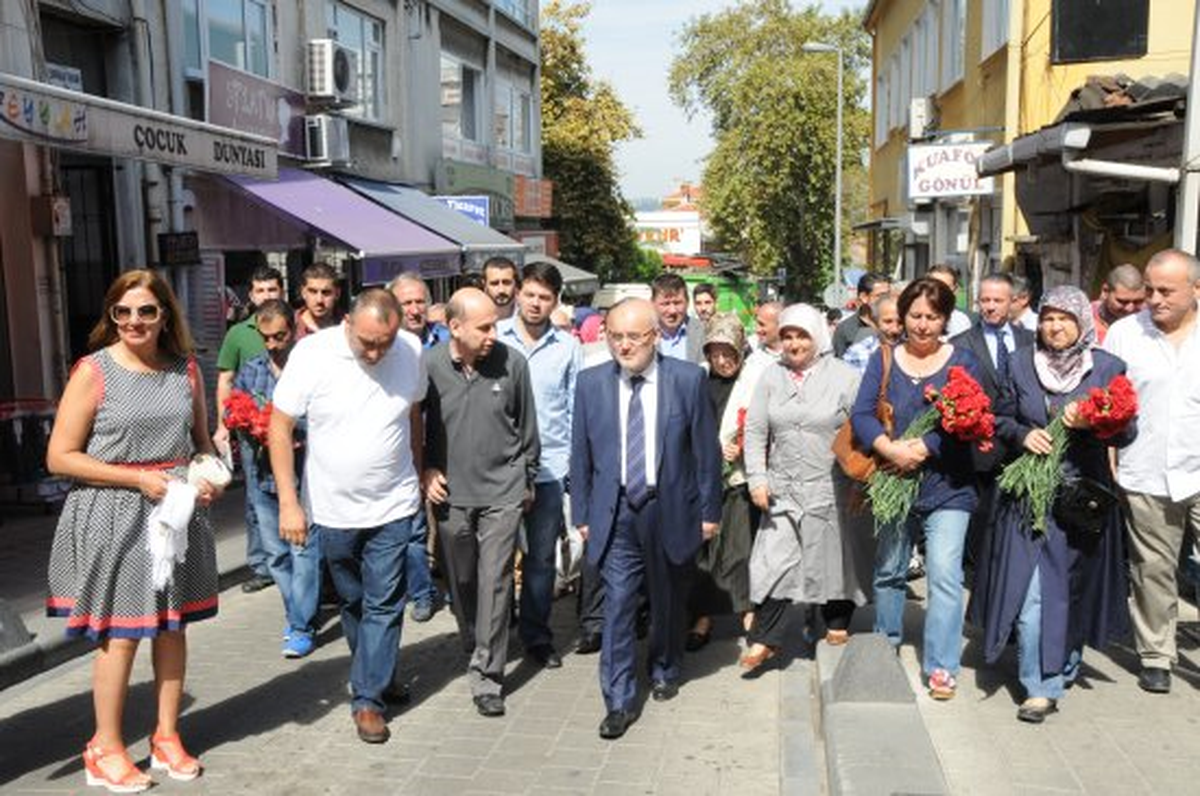 Başkan Çelikbilek Esnafla Kucaklaşıyor