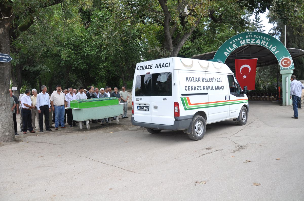 İki Mezar Açıldı; Eşinin Mezarı Boş Kaldı