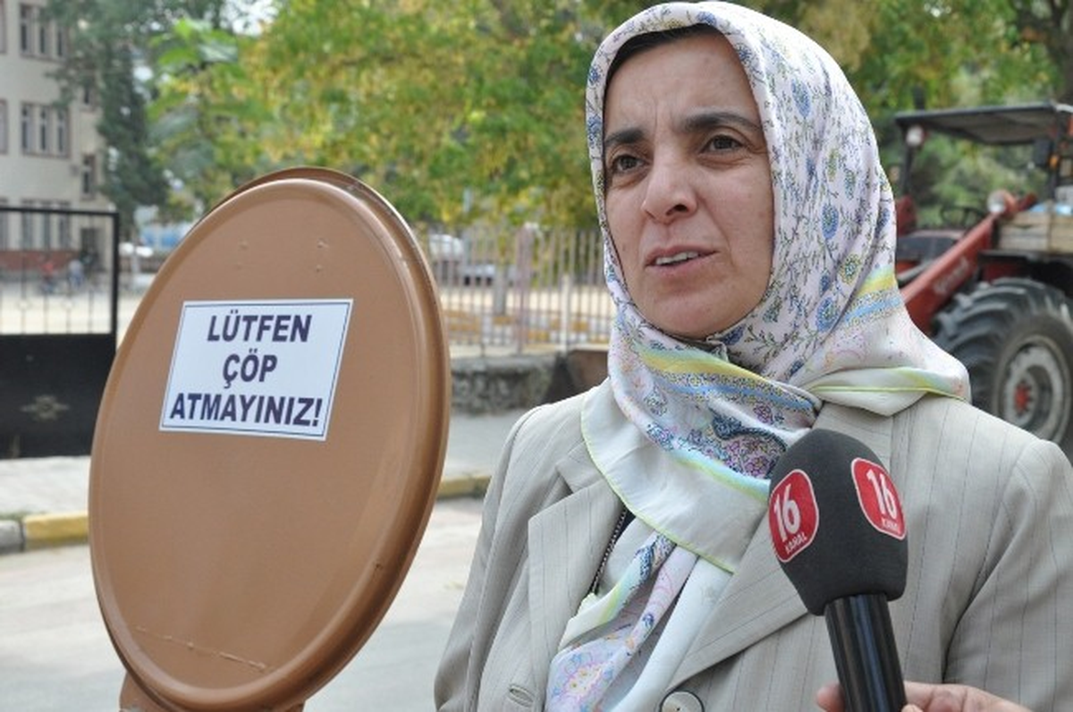 Bayat Ekmek Dışında Her Şey Var