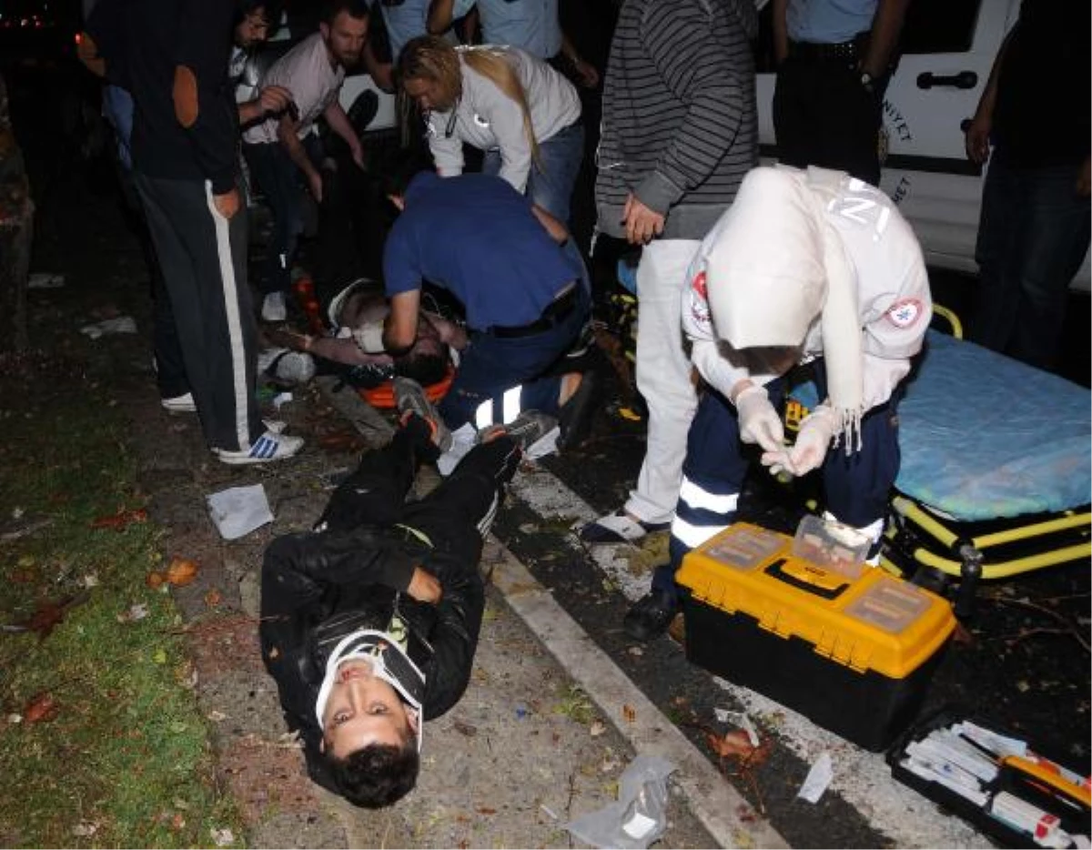 Beşiktaş\'ta Kamyonet Takla Attı: 2 Yaralı