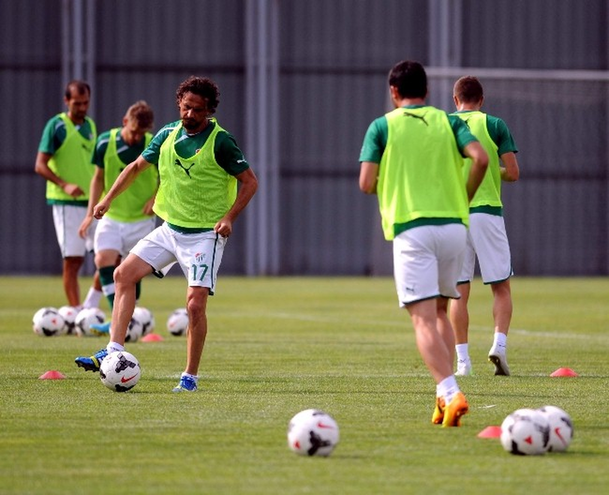 Bursaspor\'da Çaykur Rizespor Hazırlıkları Sürüyor