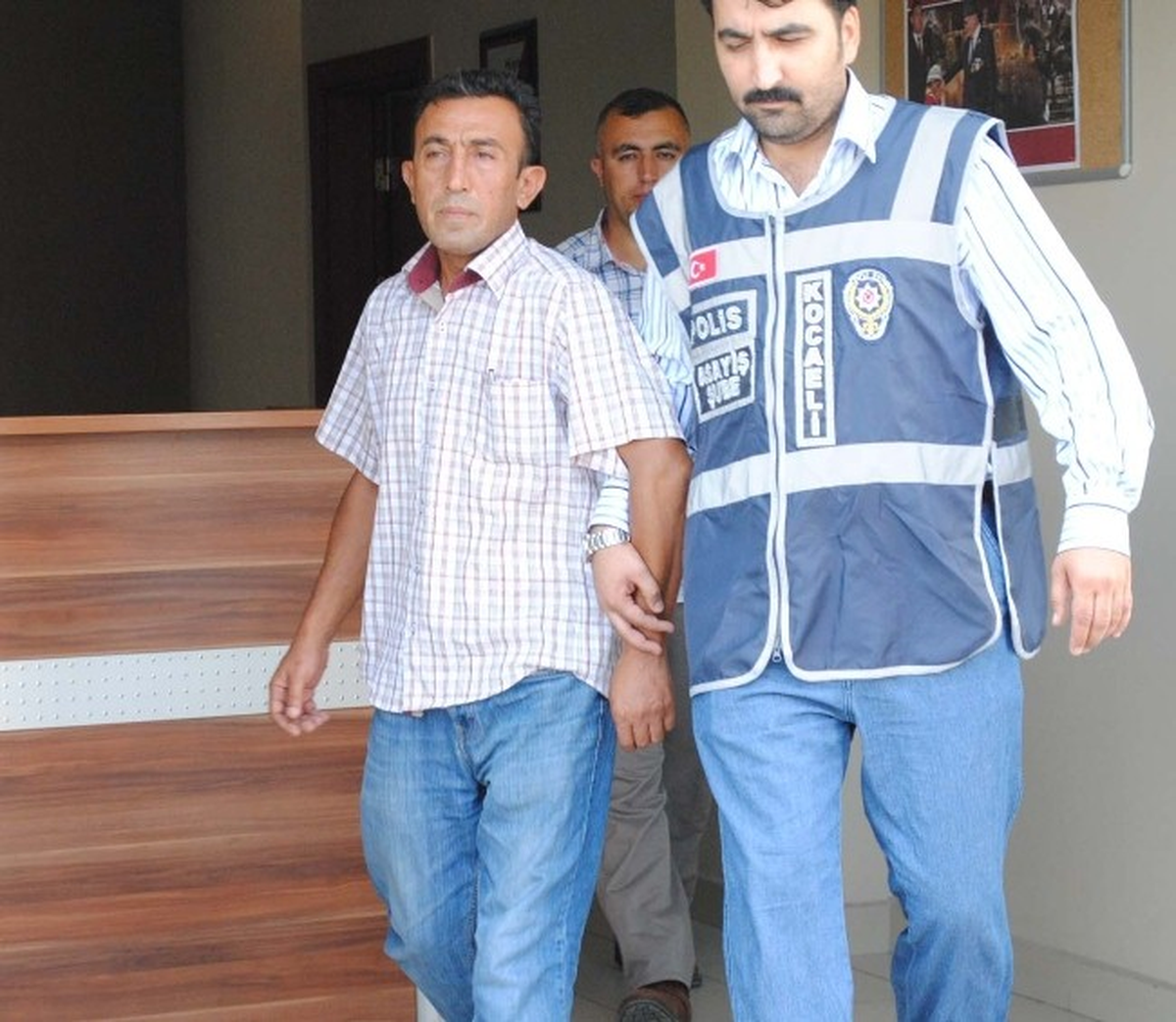 Çaldığı Kimlikle Araç Kiralayan Şahıs Yakalandı