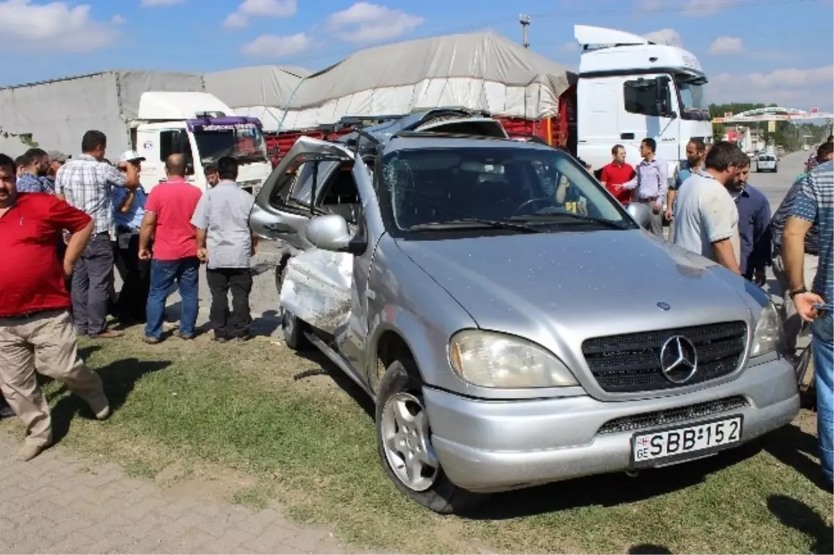 Çarşamba\'da Trafik Kazası: 1 Ölü, 5 Yaralı