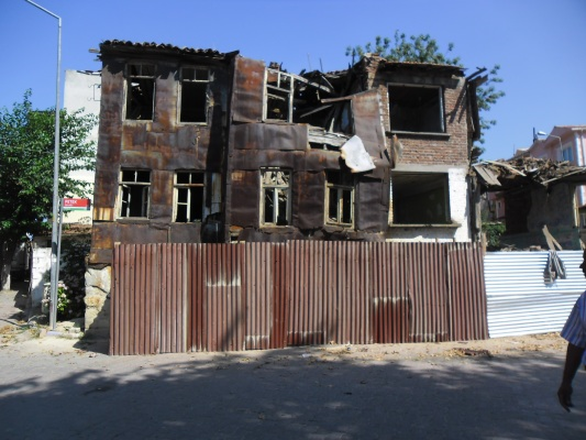 Çatalca Belediyesi Tescilli Yapılarda Güvenlik Önlemi Alıyor