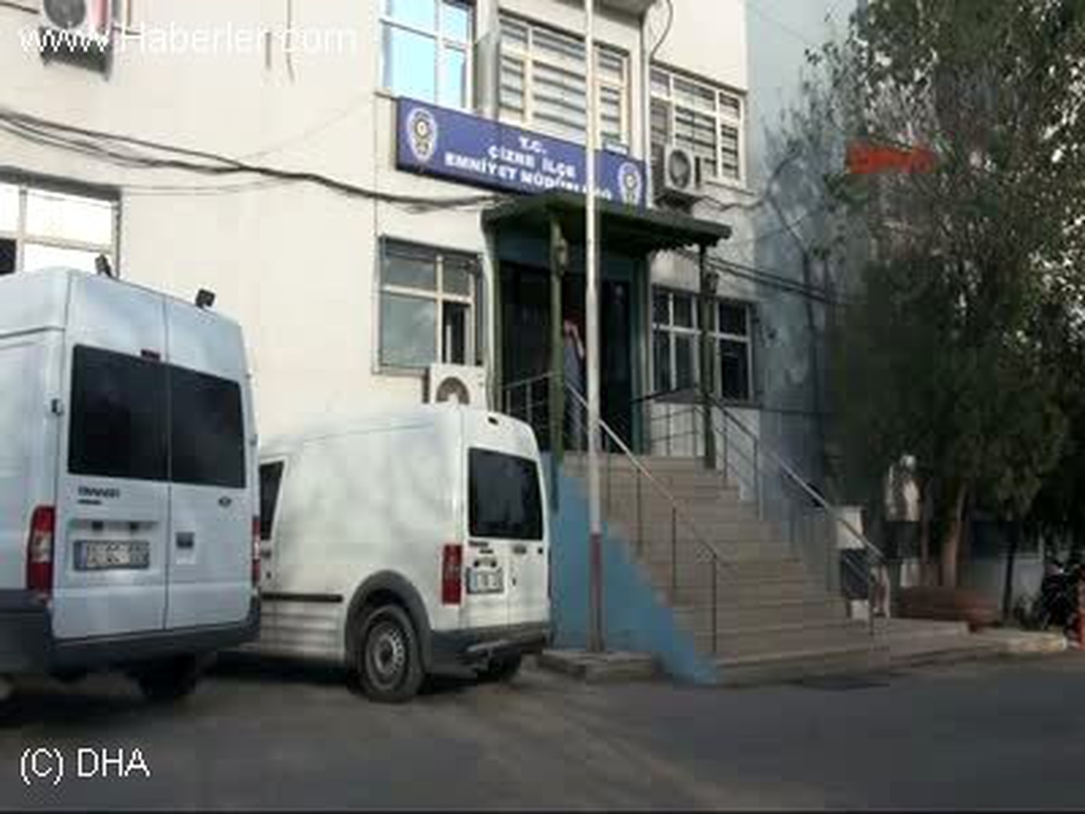 Cizre\'de El Yapımı Patlayıcı ve Molotof Ele Geçirildi