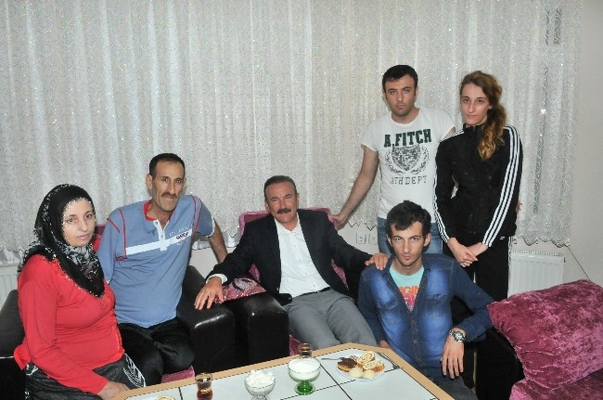 Doğan\'dan Belediye Personeline Moral Ziyareti
