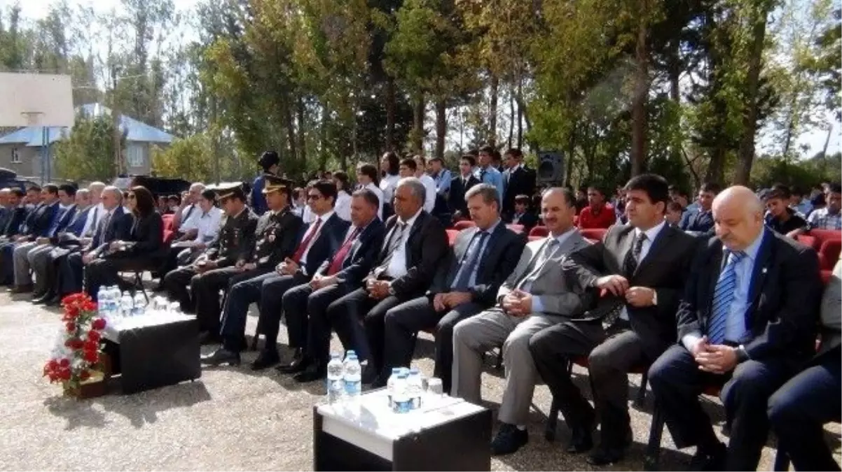 Erciş'te İlköğretim Haftası Kutlandı