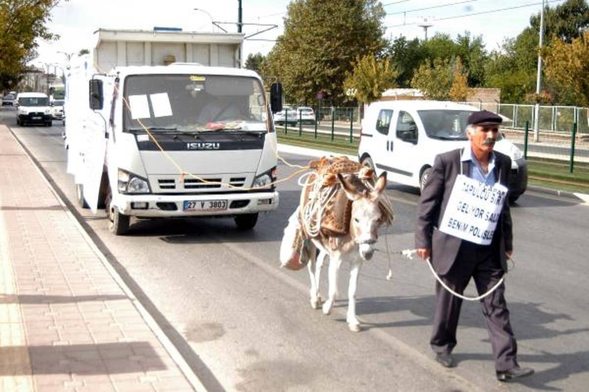 Gaziantep\'te Akaryakıt Zammına Eşekli Protesto