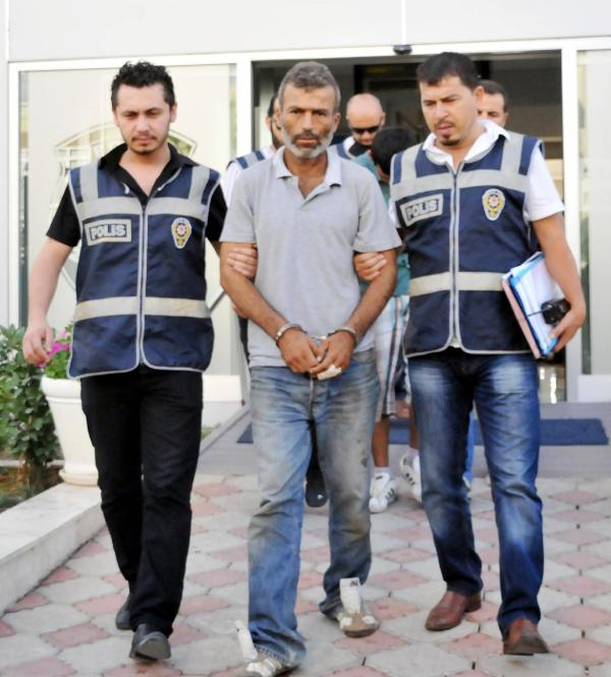 Ev Sahibini Bıçaklayan Hırsız Tutuklandı