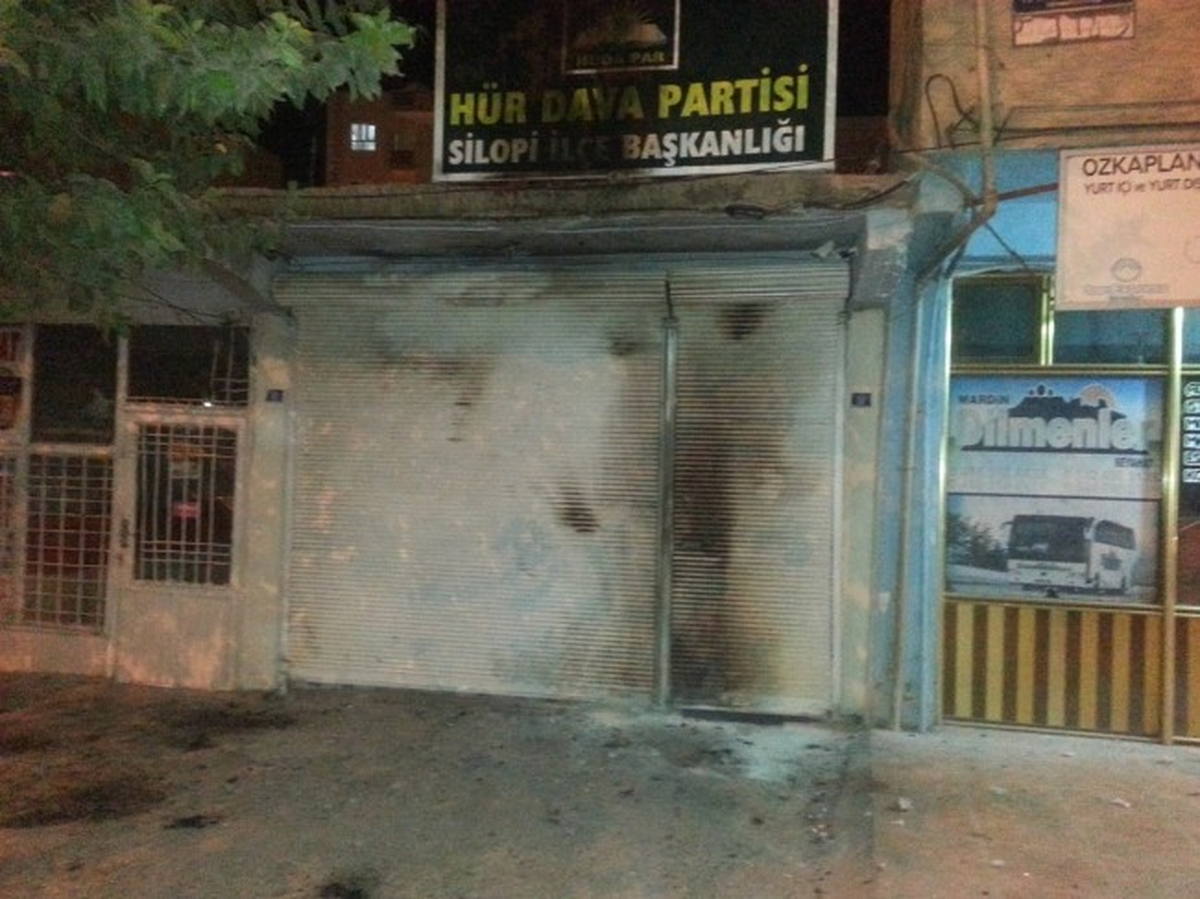 Hüda-Par İlçe Binasına Molotoflu Saldırı