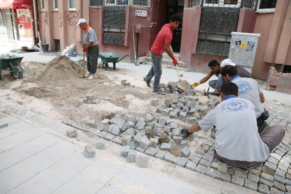 İstiklal Mahallesi Sokakları Güzelleşiyor