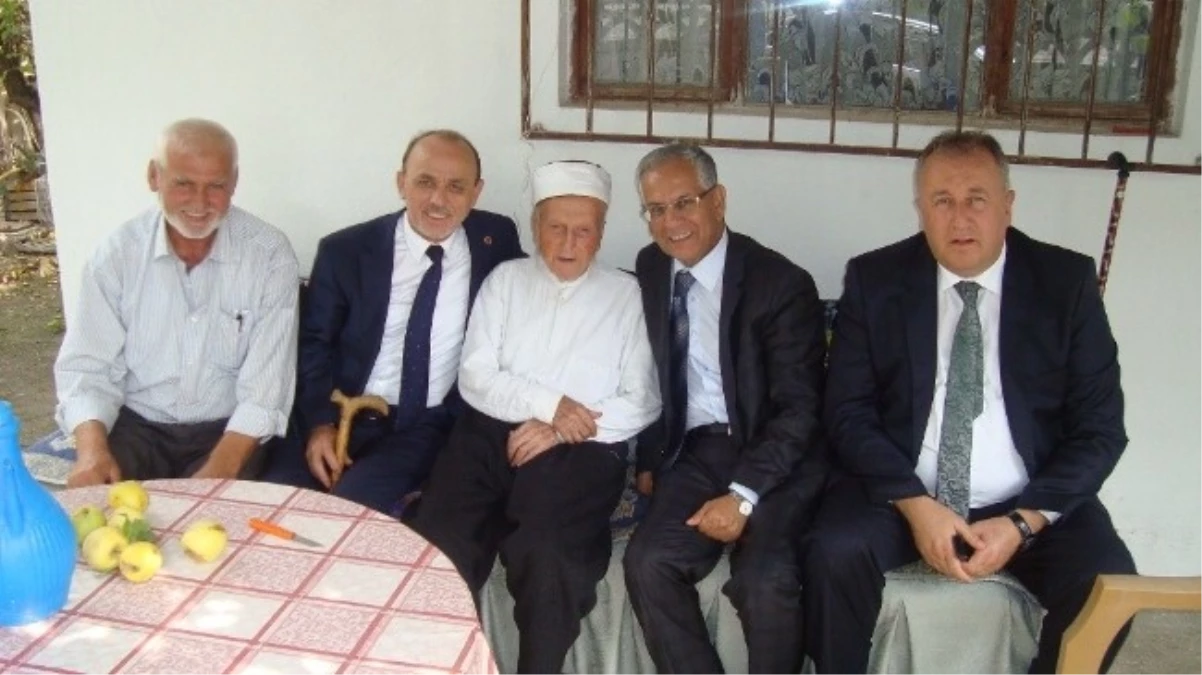 Kaymakam Mızrak\'tan Asırlık Çınar Hafız Hasan Hoca\'ya Ziyaret
