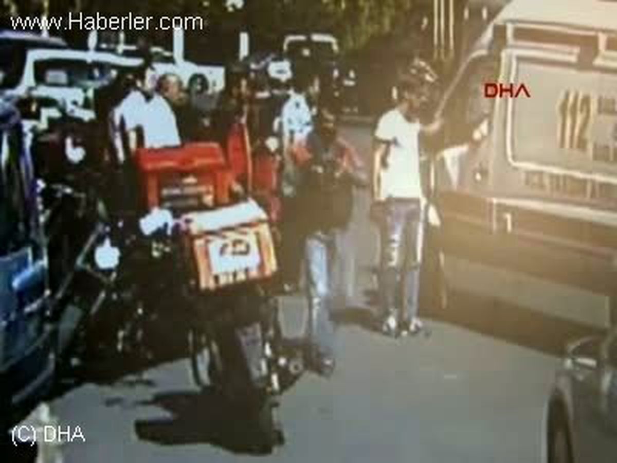 Kıvanç Tatlıtuğ\'un Kaza Anı Kamerada