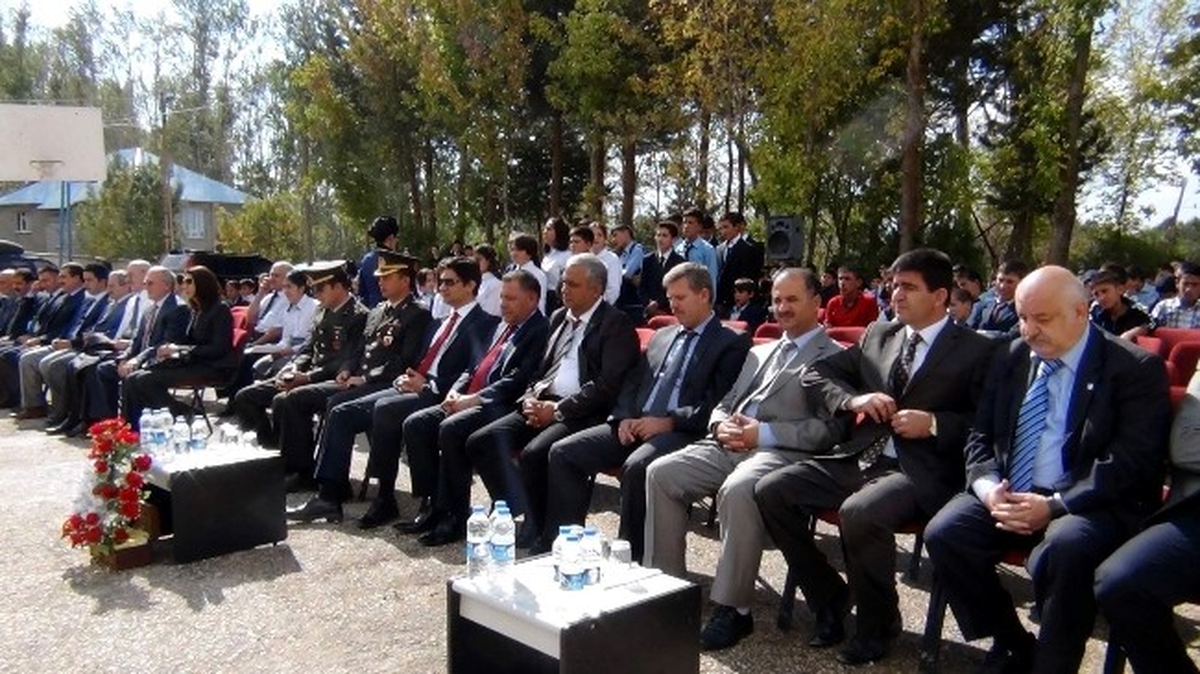 Köylerde Başarılı Olan Öğrenciler Erciş Yibo\'da Eğitim Görecek