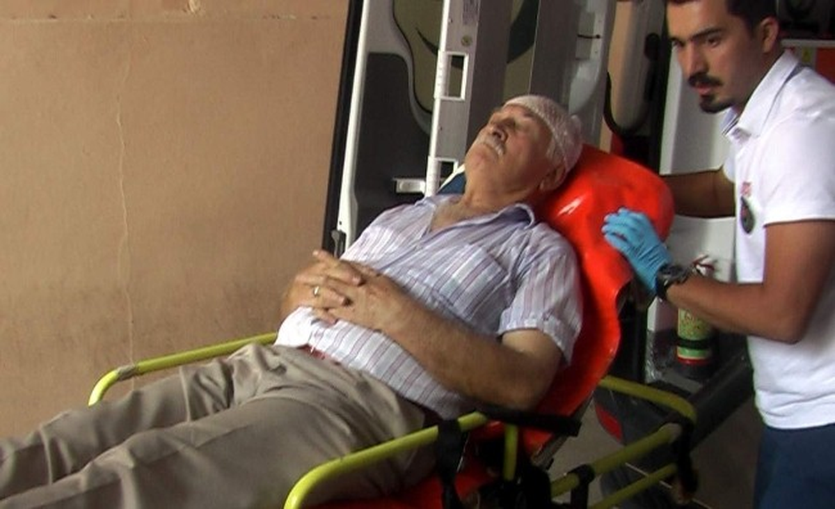 Merdivenlerden Düşen Adam Yaralandı
