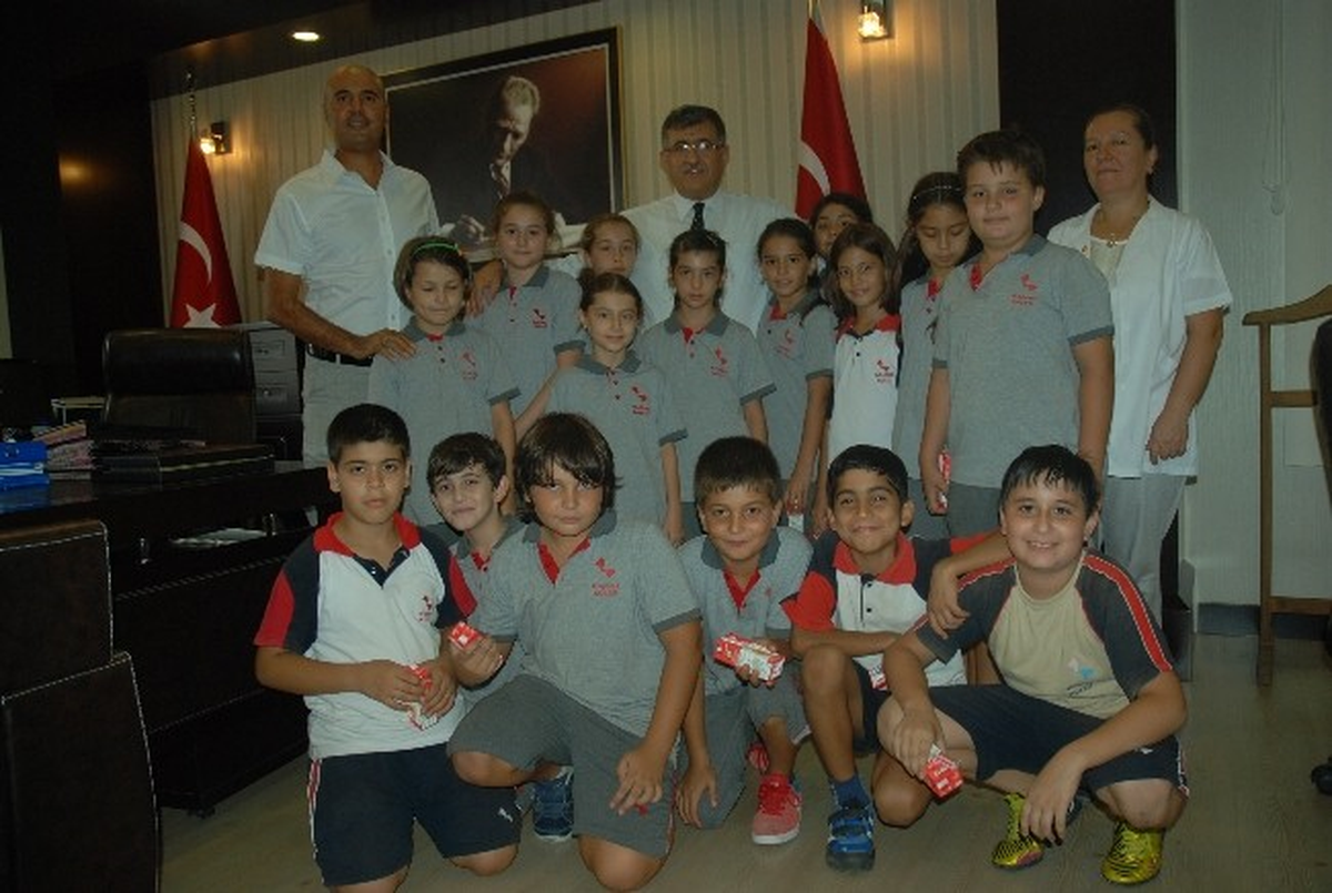 Öğrencilerden Kaymakam Bulgurlu\'ya İlköğretim Haftası Ziyareti