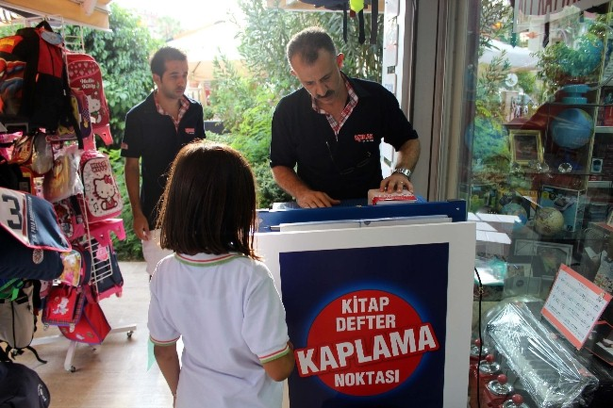 (Özel Haber) Evde Kitap Kaplama Devri Sona Erdi