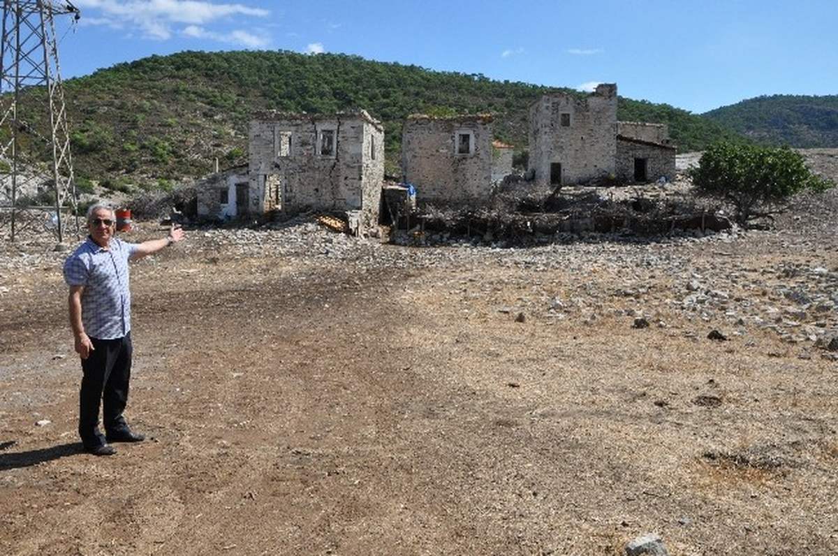 (Özel Haber) Foça\'nın Tarihi Rum Köyü Turizme Kazandırılmayı Bekliyor