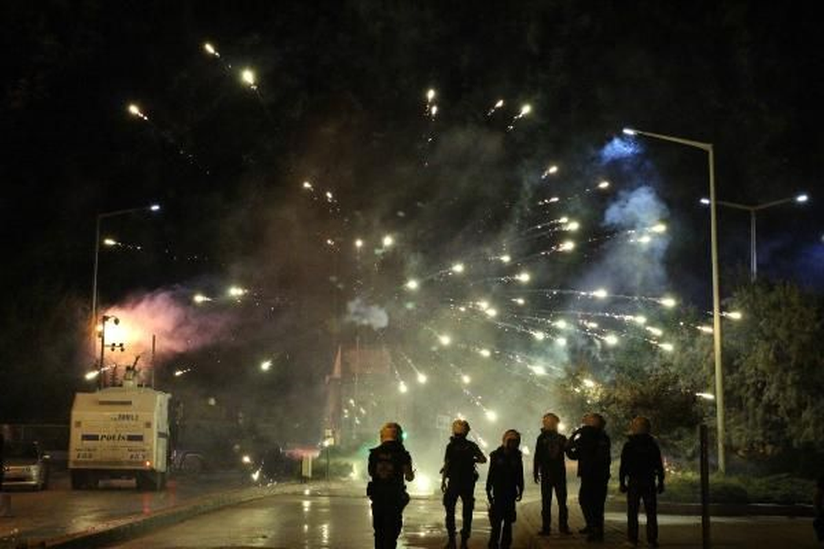 Polis, ODTÜ Eylemcilerine Müdahale Etti