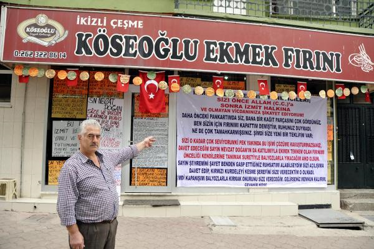 Ruhsat Alamayan Fırıncıdan Belediyeye Pankartlı Protesto