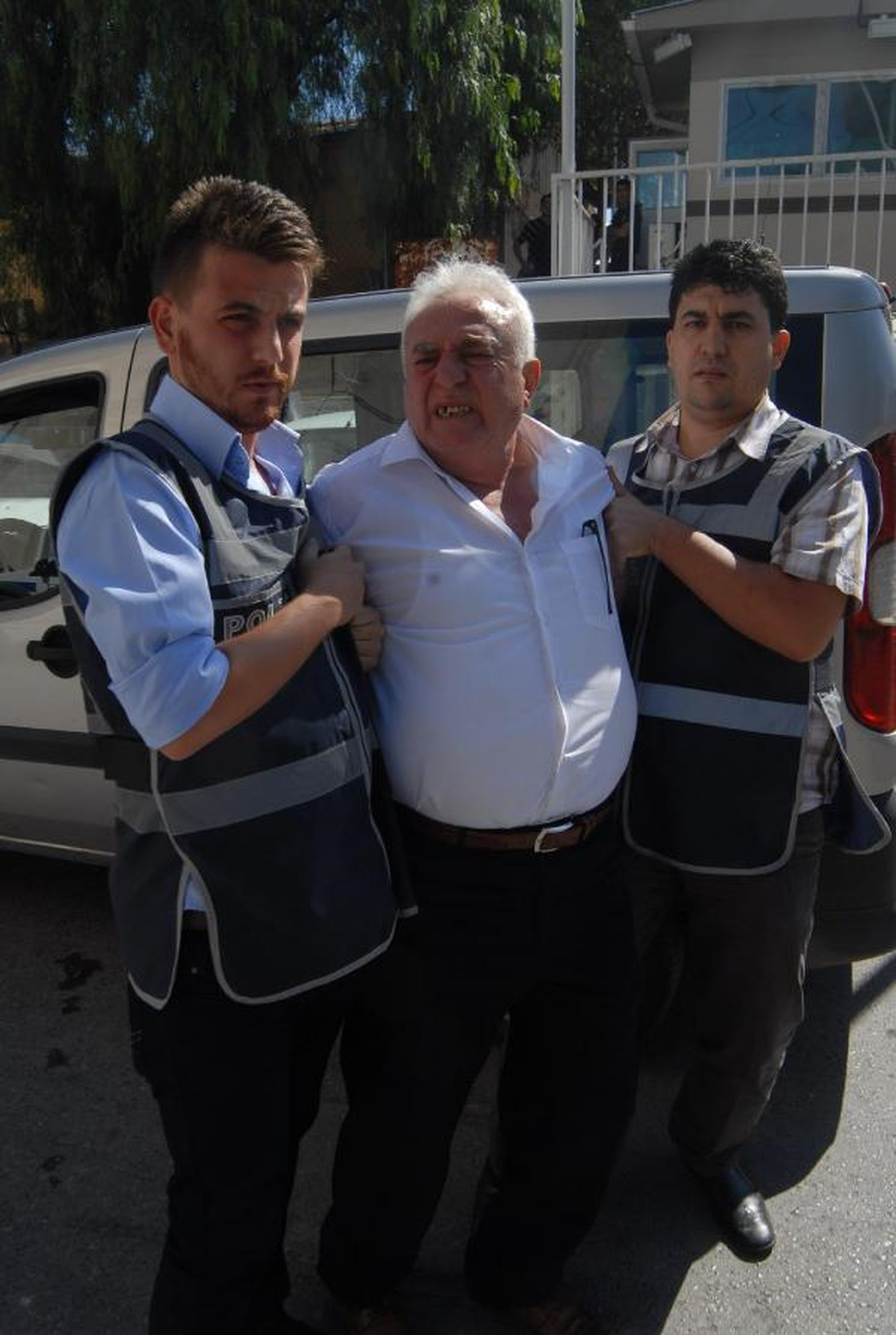 Sahte Kimlikle Dokuz Bankadan Kredi Çekti