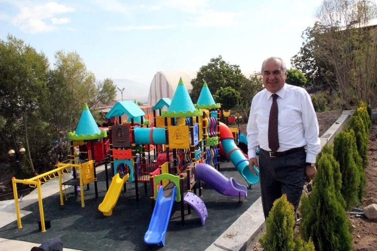 Suşehri\'nde 10 Bölgeye, 10 Çocuk Oyun Grubu Projesi