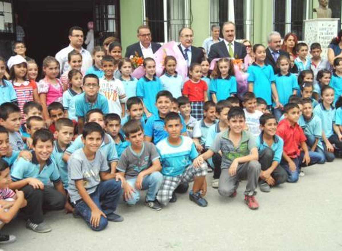Tff\'dan Manisa\'daki Okullara Bilgisayar Desteği
