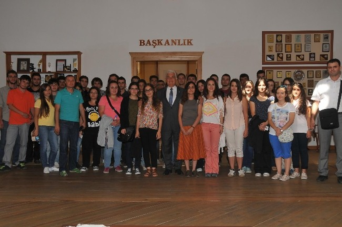 Tıp Öğrencilerinden Başkan Gürün\'e Ziyaret