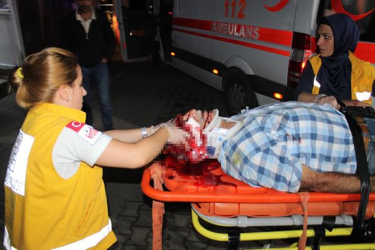 Tır\'ın Çarptığı Otomobilin Sürücüsü Ağır Yaralandı