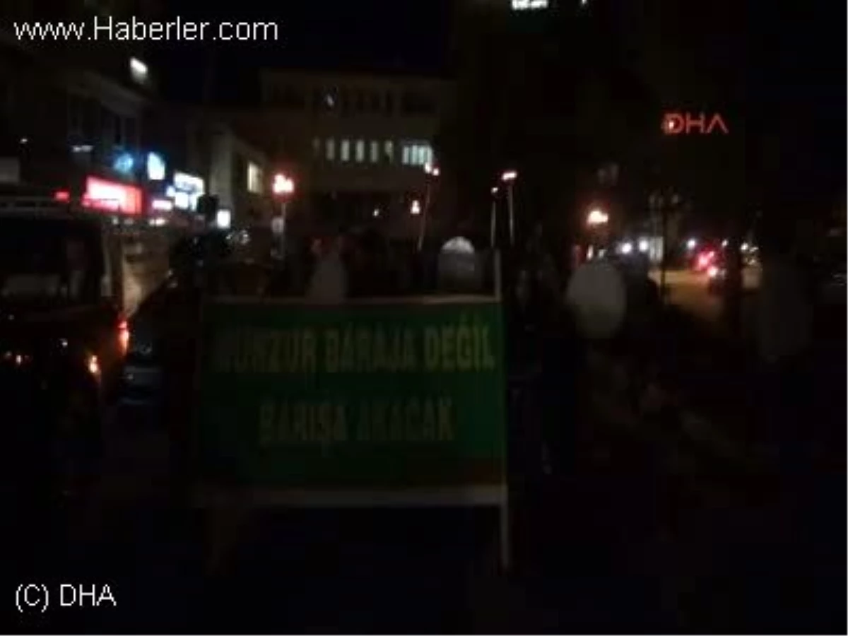 Tunceli\'de Meşaleli Protesto Yürüyüşü
