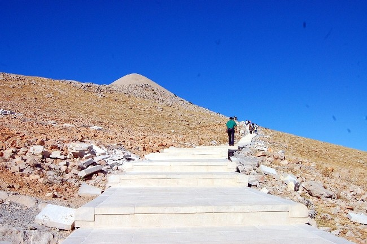 Turistler Nemrut Dağı\'na Artık Daha Kolay Çıkıyor