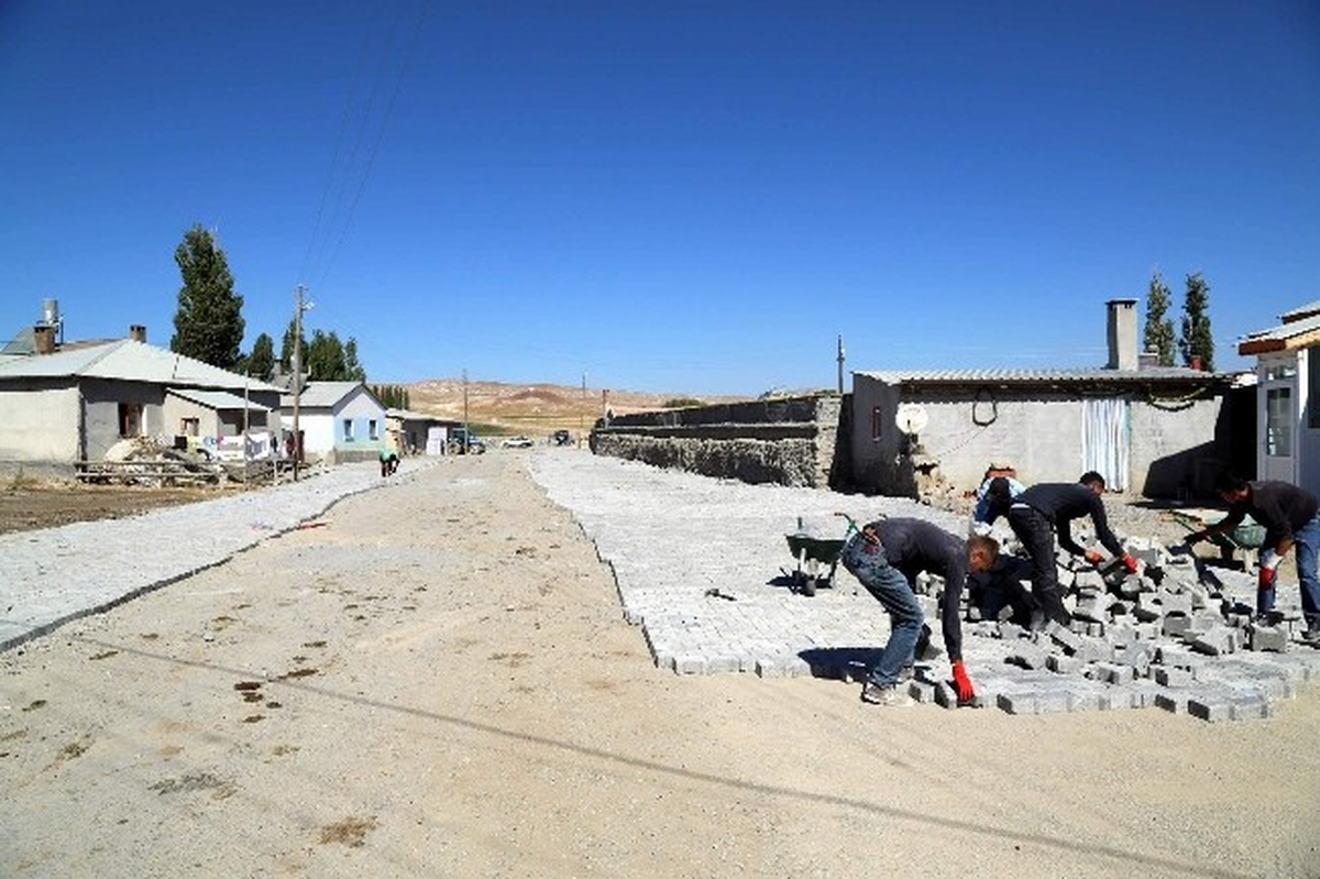 Ulaş Aşağıada Köyü Kilitli Parkeye Kavuştu