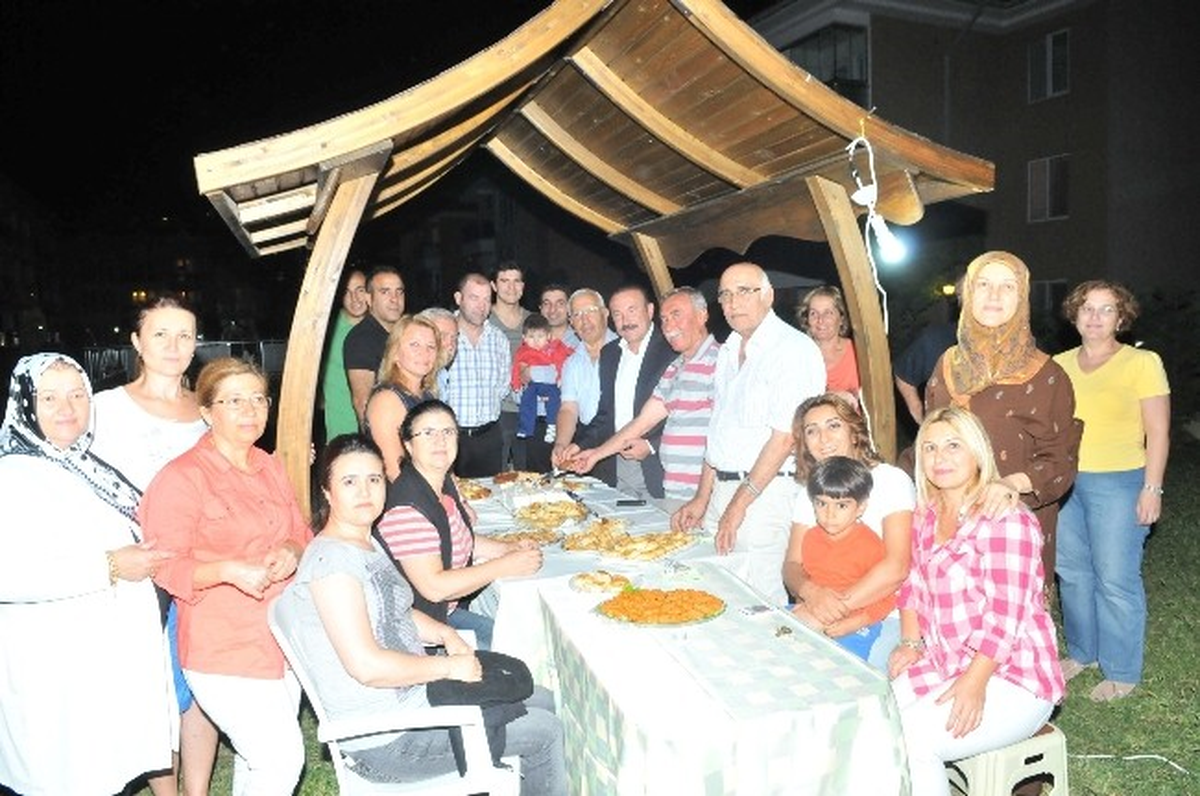 Yahya Kaptan\'da Çardak Buluşması