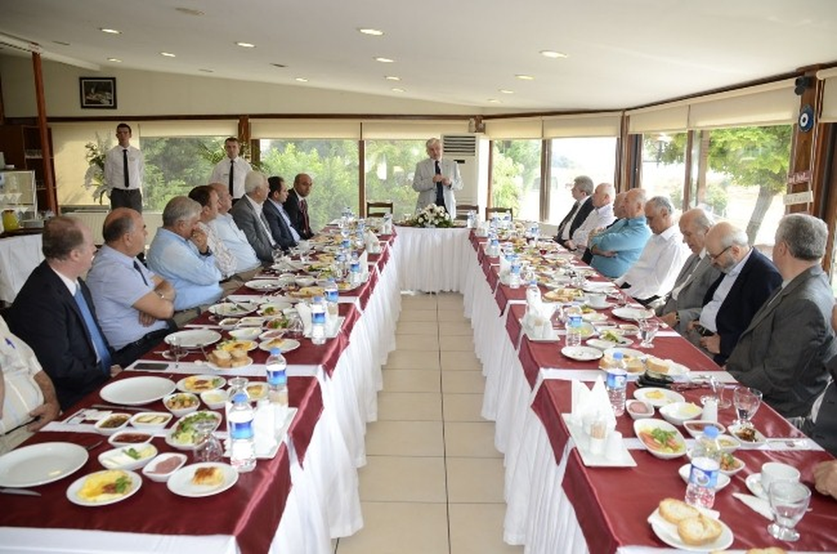 Ziyaeddin Akbulut İş Adamlarıyla Bir Araya Geldi