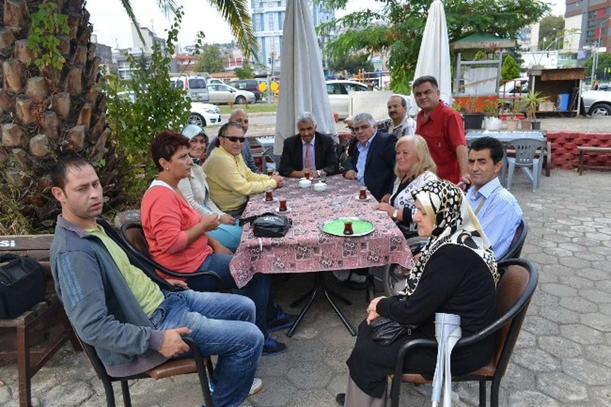AK Parti\'den Sakatlar Derneğine Ziyaret