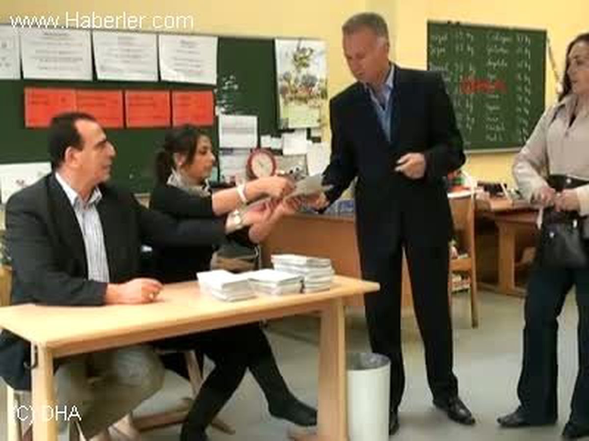 Almanya\'da Seçimin Galibini Kararsızlar Belirleyecek