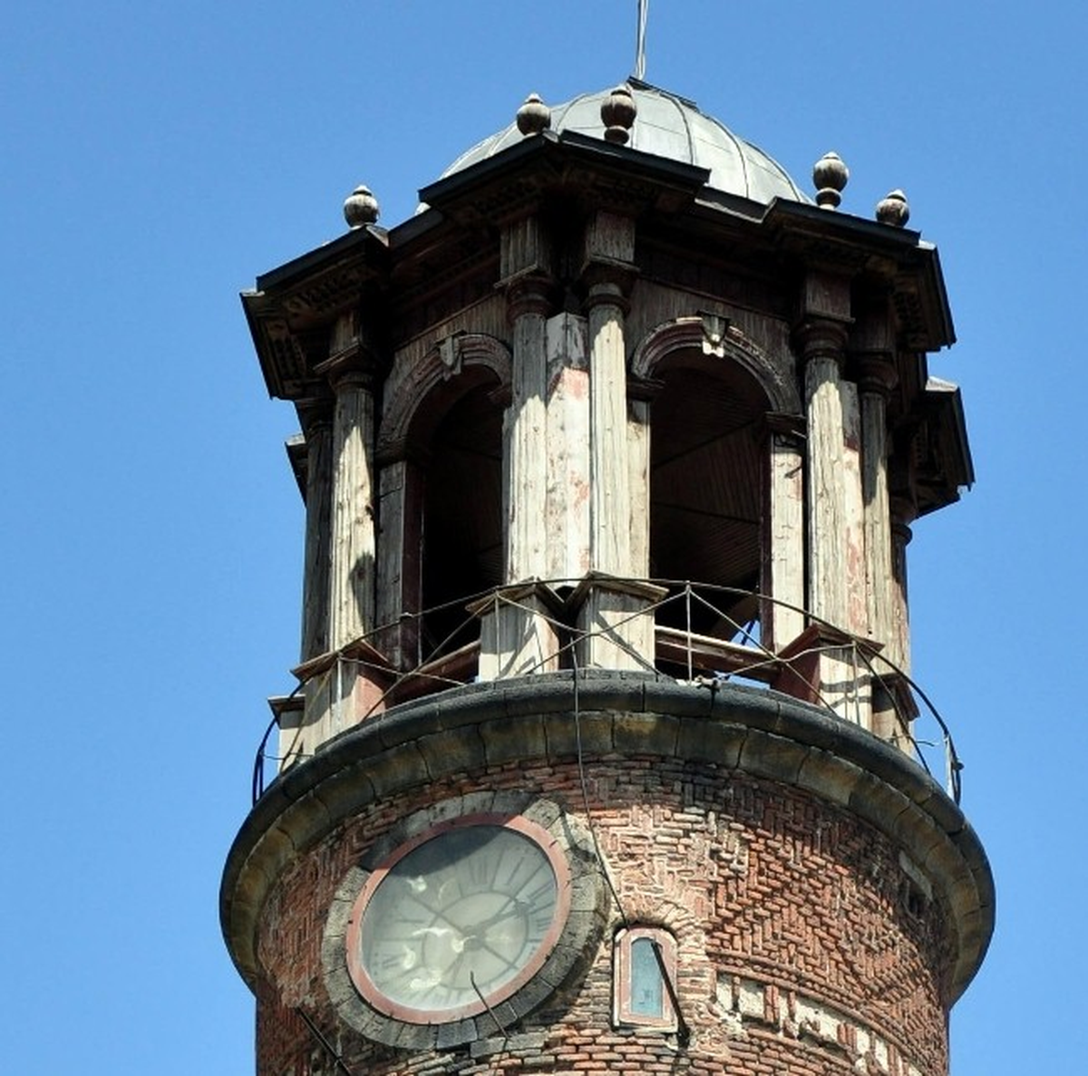 Anadolu'da En Eski Selçuklu Minaresi Olan Tarihi Saat Kulesi 160 Yıl Sonra Yeniden Çalışacak