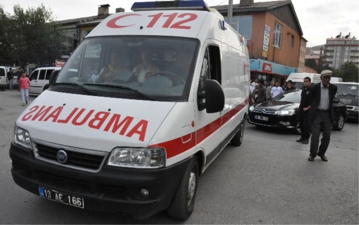 Bitlis\'te Zincirleme Trafik Kazası: 2 Yaralı