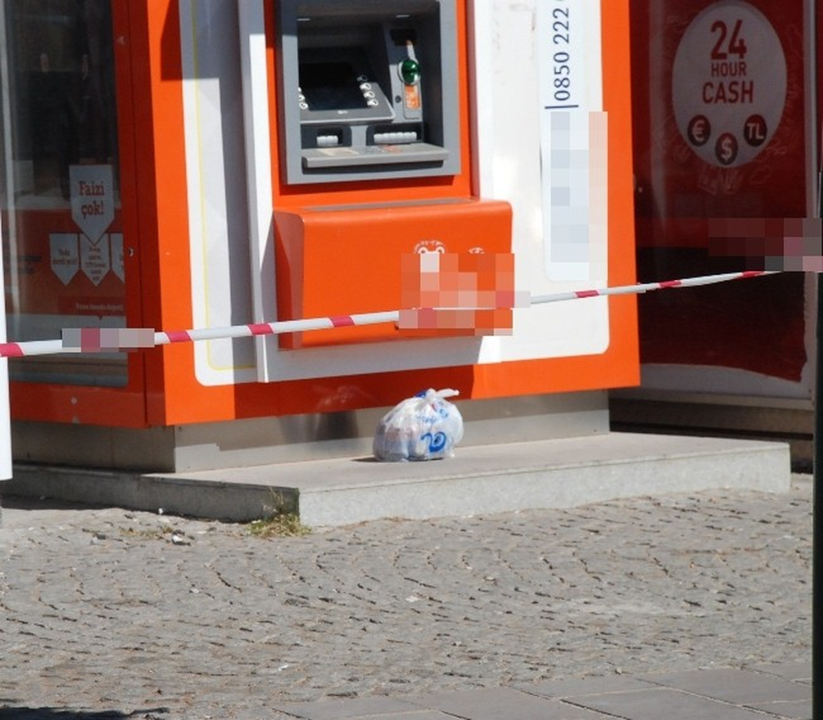 Didim\'de Bankamatik Önünde Bomba Paniği