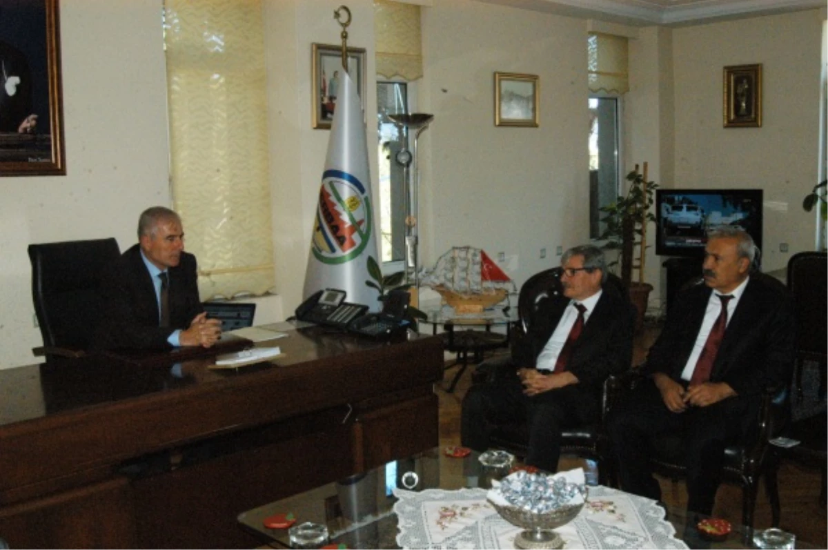 Erbaa Belediye Başkanı Yenihan\'a Ziyaret