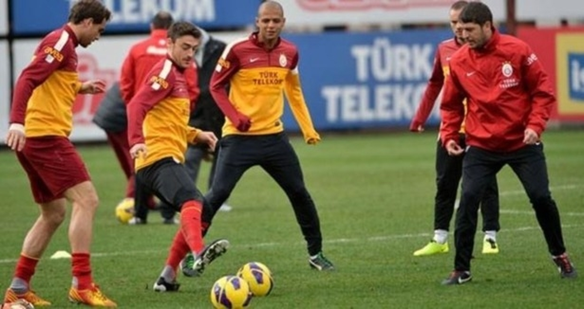 Galatasaray\'da Derbi Hazırlıkları Sürüyor