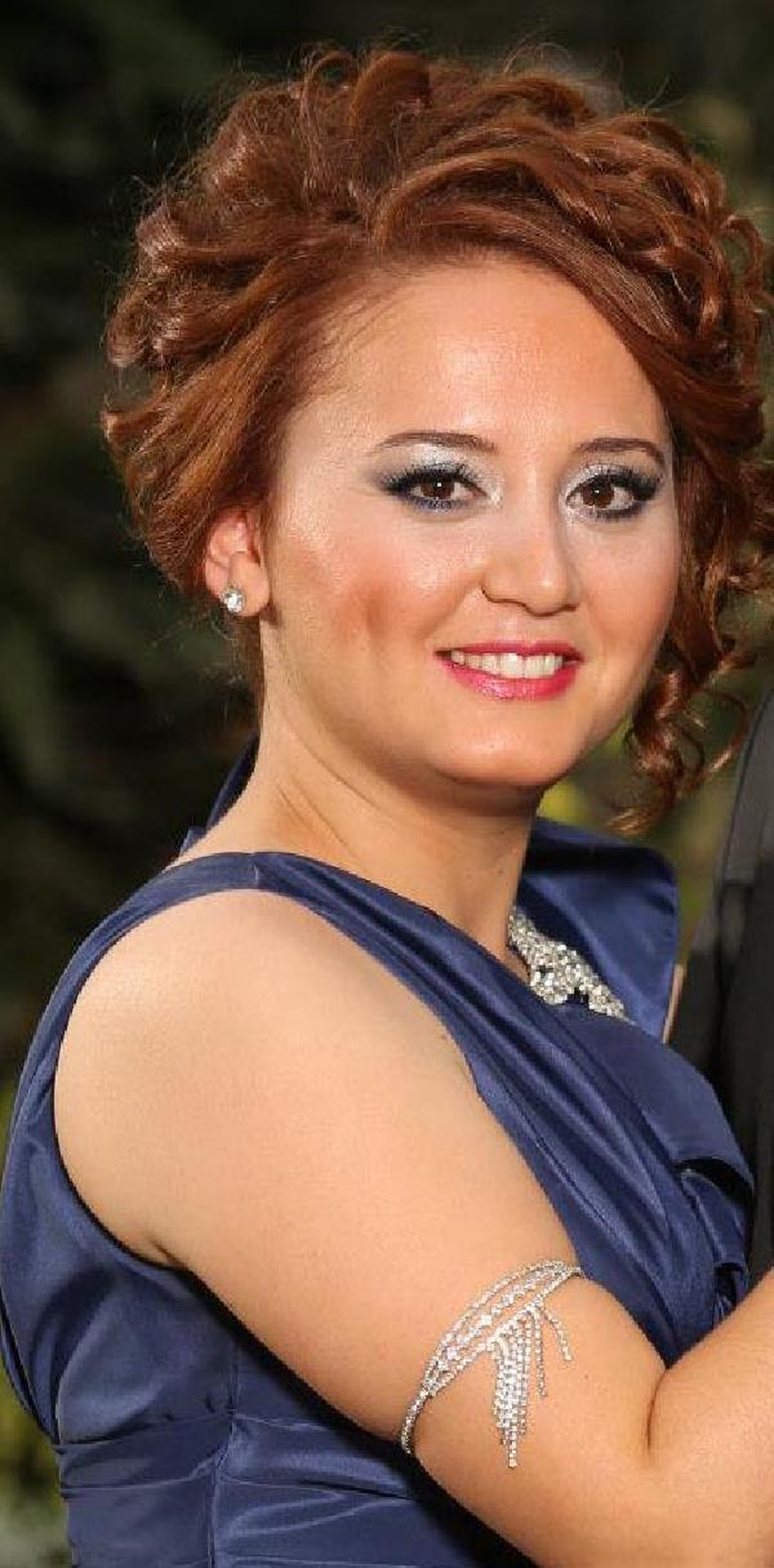 Balıkesir\'de Hamile Hemşire Ütü Kablosuyla İntihar Etti