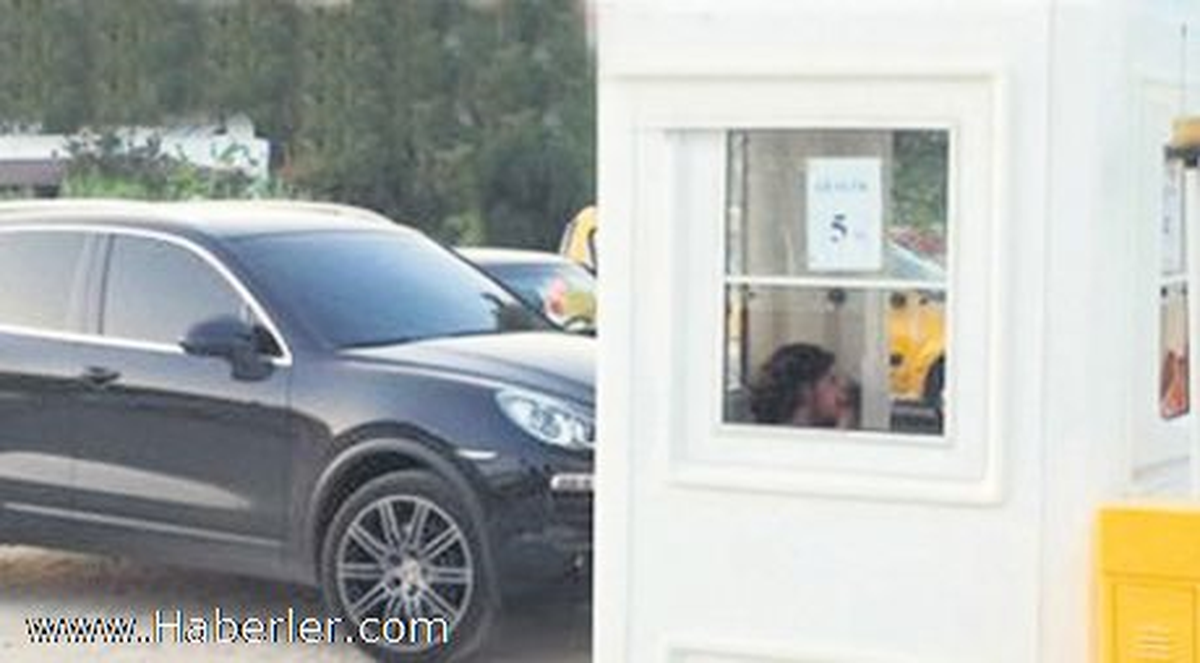 Tatlıses, Oğlu İdo\'yu Otopark\'ın Başına Geçirdi